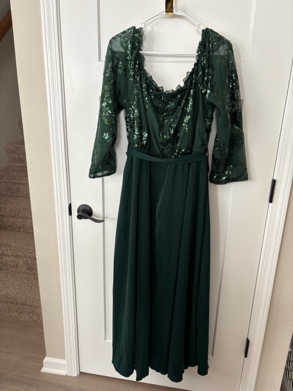 Stunning Dark Green Off-the-Shoulder Sequin Formal Gown, tag 3x, fits 2x. 18/20 - Picture 7 of 7